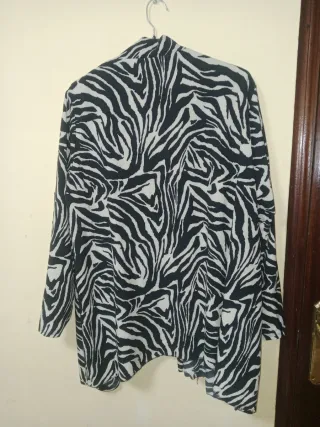 Blusa/Chaqueta 2 en 1 cebra