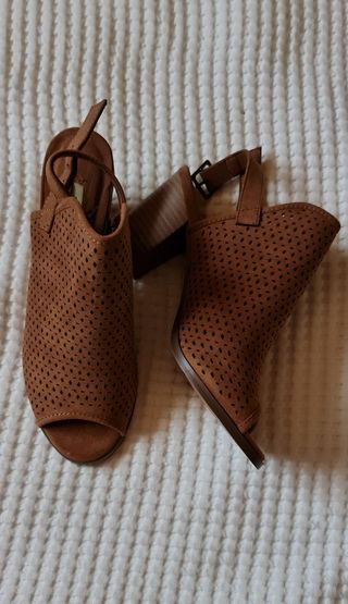 Zapatos/sandalias color Marron.Nuevas