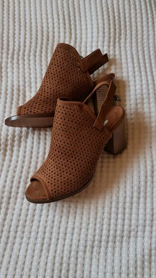 Zapatos/sandalias color Marron.Nuevas