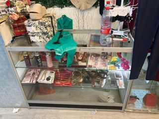 Mobiliario de tienda. PREGUNTAR PRECIO.