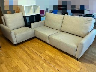 Conjunto Sofá y Sillón Beige
Son de muebles Rey.