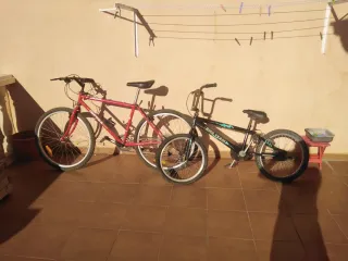 Bicicleta Montaña y BMX Roja
