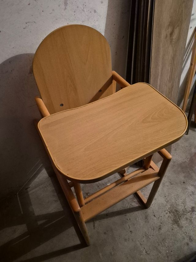 Trona de madera combinable