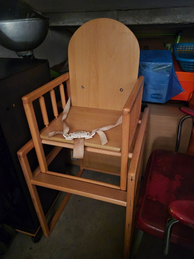 Trona de madera combinable