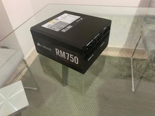 Fuente Corsair RM750 - Poco Uso
