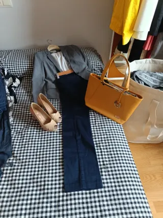 Abito da ufficio taglia S. Mango, H&M, clarks e iBag