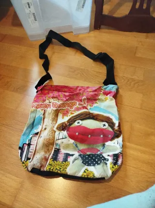 Bolso multicolor con estampado de personaje