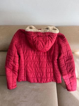 Chaqueta Only roja con capucha