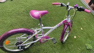 Bicicleta niña B'TWIN rosa y blanca