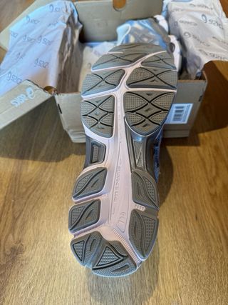 ASICS GEL-NYC Cream/Arctic Sky Talla 43 NUEVAS
