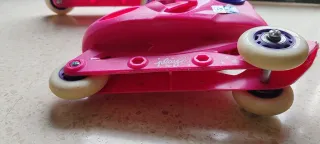 Patines talla 30-32, incluye casco y protecciones 