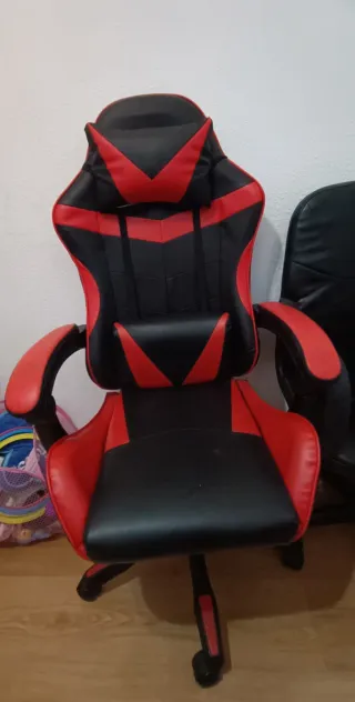 Silla Gaming Negra y Roja Casi Nueva