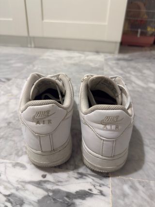 Nike Air Force 1 Talla 38 Blancas
