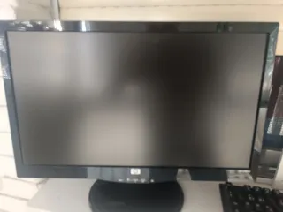 Ordenador con caja registradora y impresora de tiq