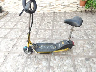 Patinete eléctrico con asiento