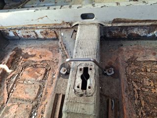 Arco cinturones Seat 600
