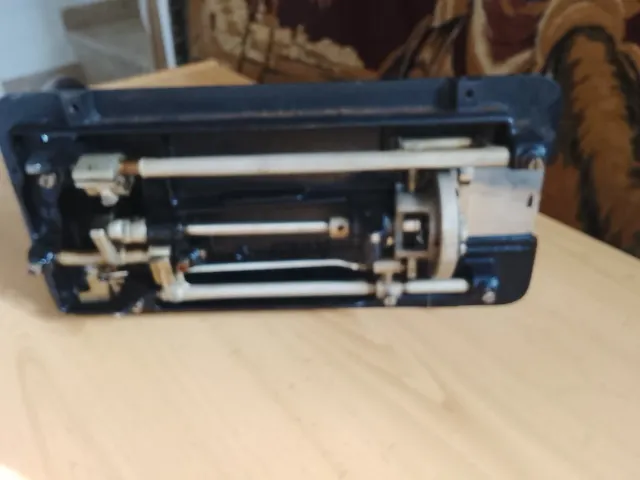 Máquina de coser Covena