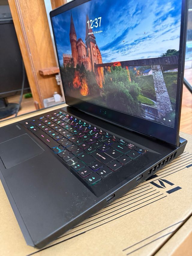 MSI Vector GP66 12UGS Laptop