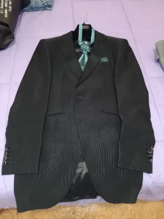 Traje de novio negro/marrón
Traje compl.con zapato