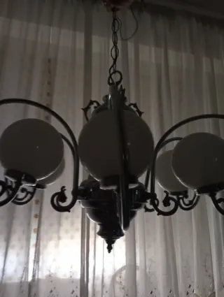 Lámpara colgante de cristal y metal