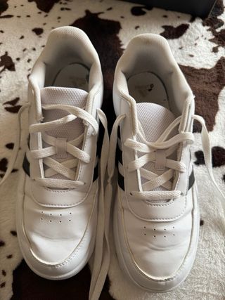 Zapatillas Adidas Blancas y Negras