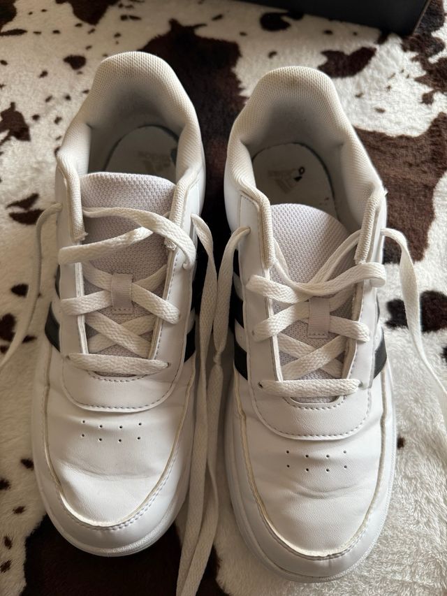 Zapatillas Adidas Blancas y Negras