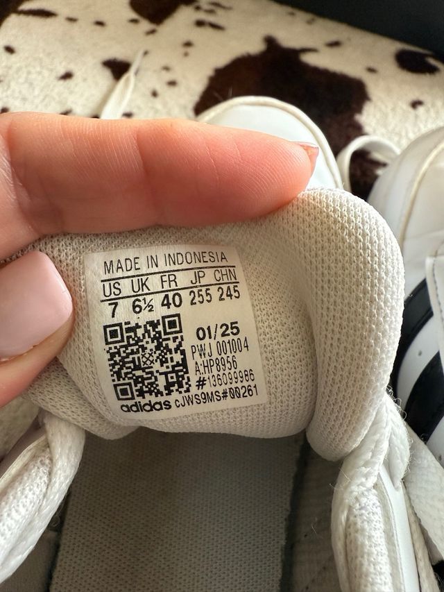 Zapatillas Adidas Blancas y Negras