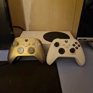 Xbox Series S con 2 Controller