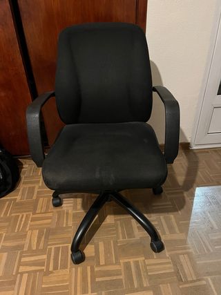 Silla de oficina con ruedas