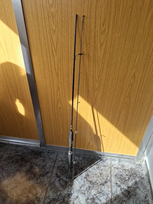 Caña de pescar ligera