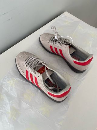 Adidas Spezial Grises y Rojas