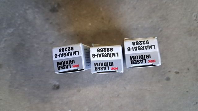 3 Bujías NGK Laser Iridium LMAR8AI8