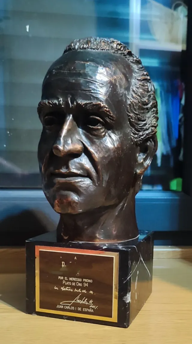 Busto Juan Carlos I
