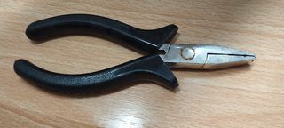 Alicate boca plana 160 mm