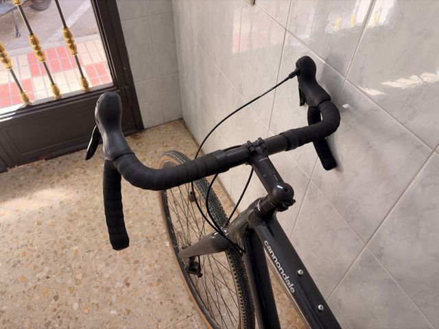 Bicicleta Cannondale Topstone Gravel Negra