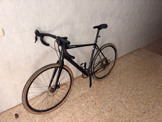 Bicicleta Cannondale Topstone Gravel Negra