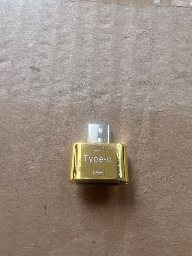 Adaptador USB Hembra a Tipo C Macho Dorado