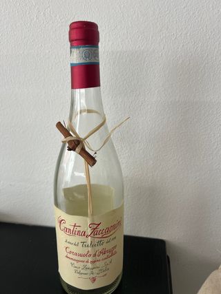 Bottiglia vino Cantina Zaccagnini vuota