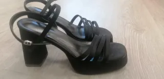 Sandalias tacón negras