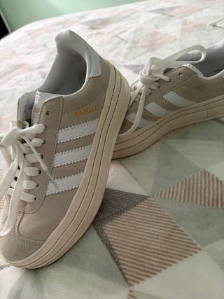 Adidas Gazelle Beige/Gris Plataforma