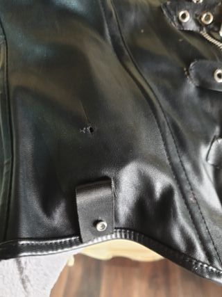 Corsé polipiel negro con hebillas