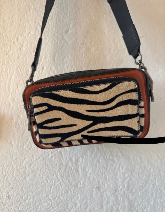 Bolso de piel Parfois estampado cebra