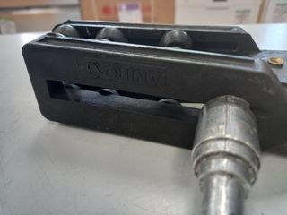 PINZA DE AGARRE PARA BARRA ILUMINACION IANIRO