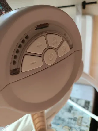 Mecedora de bebé con peluches