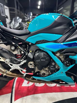 BMW S1000RR Azul y Negra