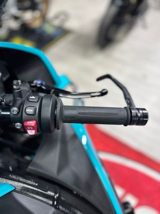 BMW S1000RR Azul y Negra