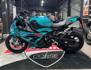BMW S1000RR Azul y Negra