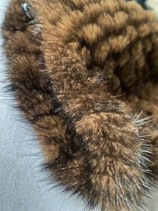 Gorro de piel marrón