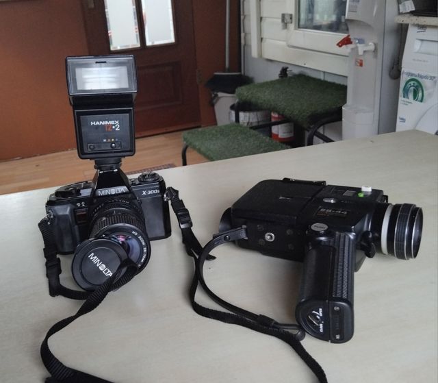 Camara de fotos y de cine las dos 50