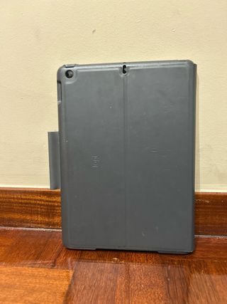 Funda Logitech Slim Folio iPad 7ª Gen